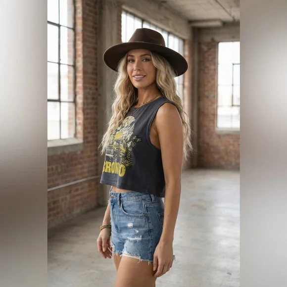 NWT Country Deep Bronco Muscle Crop Graphic Tank Top Tee - Picture 4 of 7